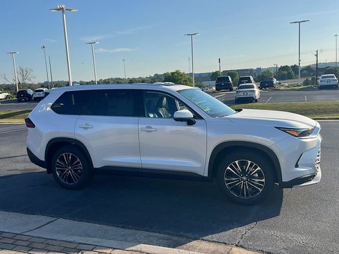 New 2026 Toyota Grand Highlander AWD Hybrid image 7