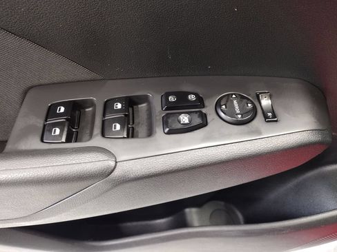 Used 2018 Hyundai Accent SE FWD image 17