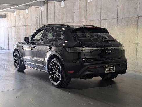Certified 2025 Porsche Macan S AWD/4WD image 44
