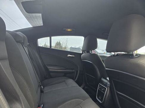 Used 2017 Dodge Charger SE w/ Popular Equipment Group image 21