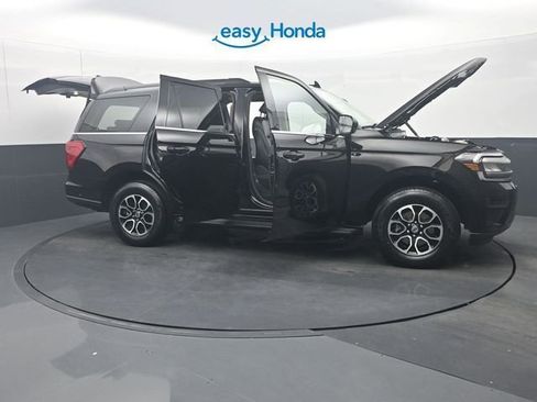 Used 2024 Ford Expedition XLT image 35