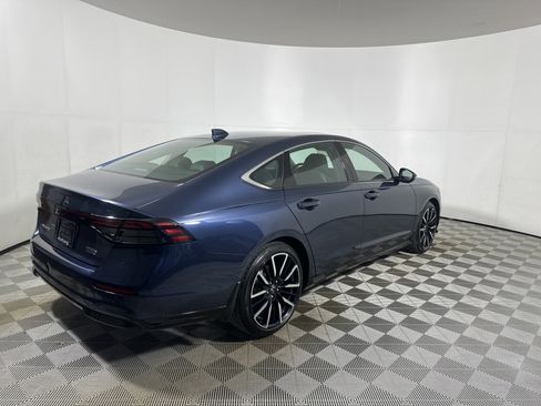 Used 2023 Honda Accord Touring image 6