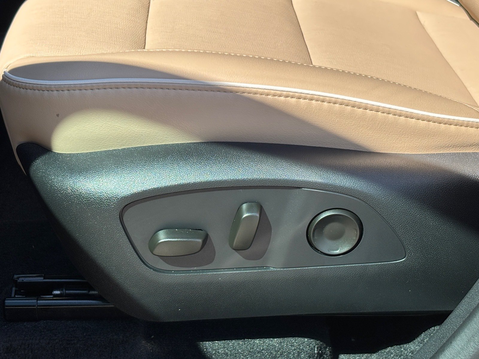 Used 2026 Buick Enclave Preferred w/ Power Package FWD image 28
