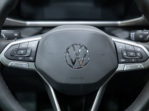 New 2026 Volkswagen Taos SE image 16