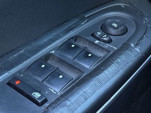 Used 2012 GMC Acadia SLT image 25