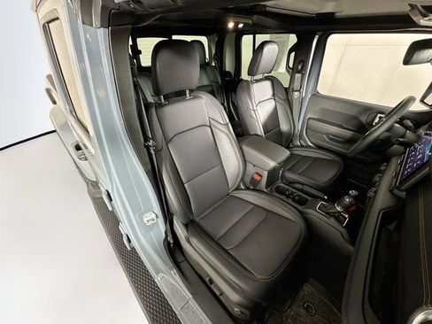 Used 2025 Jeep Gladiator Sport image 26