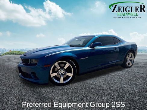 Used 2010 Chevrolet Camaro SS w/ RS Package RWD image 2