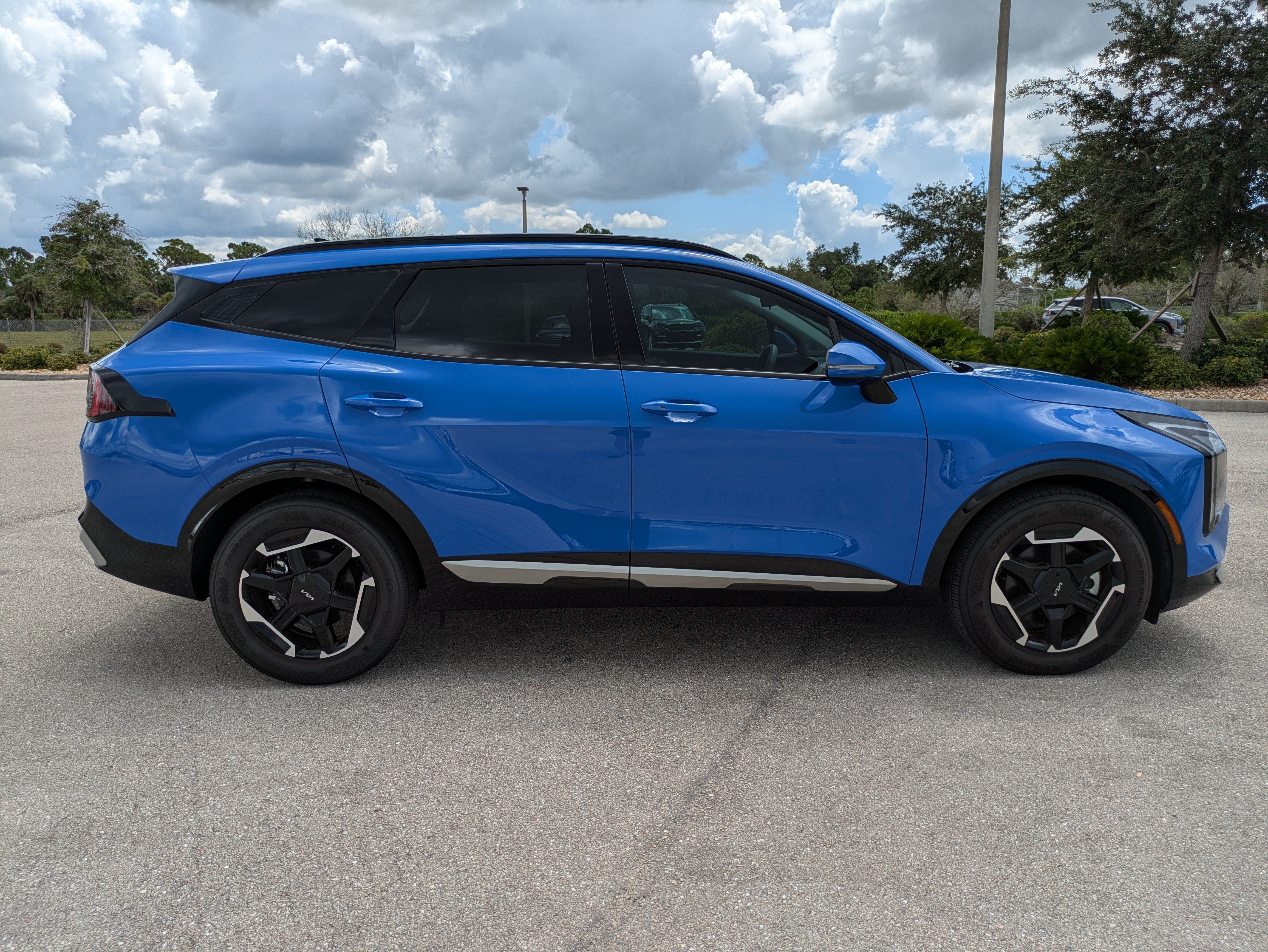 New 2026 Kia Sportage SX FWD image 3