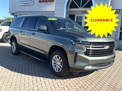 Used 2023 Chevrolet Suburban LT image 7