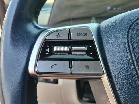 Used 2024 Kia Telluride EX w/ EX Captain's Chair Package FWD image 26