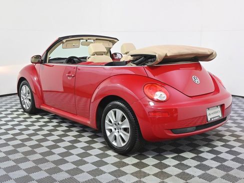 Used 2010 Volkswagen Beetle Convertible FWD image 12