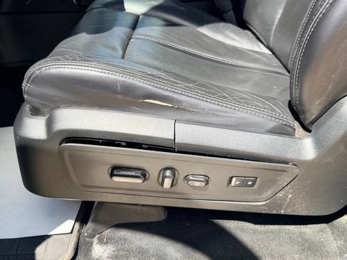 Used 2016 Lincoln Navigator Select AWD/4WD image 6