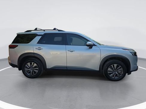 Used 2025 Nissan Pathfinder SV w/ Cargo Package FWD image 3