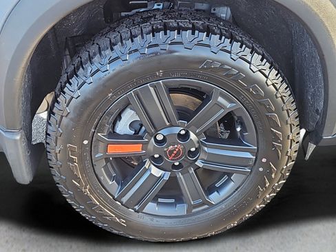 Used 2025 Nissan Rogue SV image 8