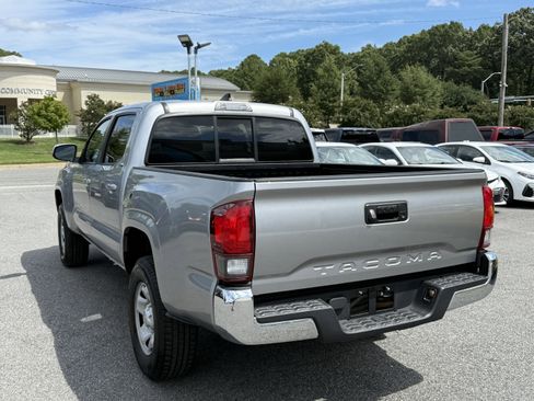 Used 2019 Toyota Tacoma SR5 image 9