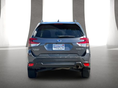 Used 2020 Subaru Forester Premium AWD/4WD image 5