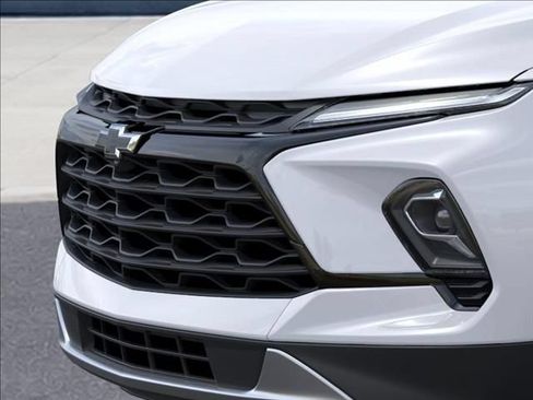 New 2026 Chevrolet Blazer LT w/ Convenience Package FWD image 13