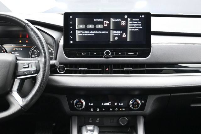 Used 2025 Mitsubishi Outlander SE FWD image 11