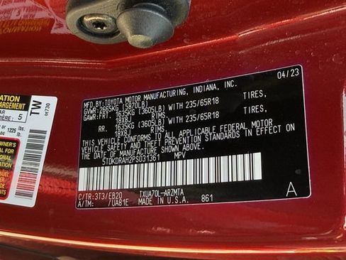 Used 2023 Toyota Highlander XLE FWD image 39