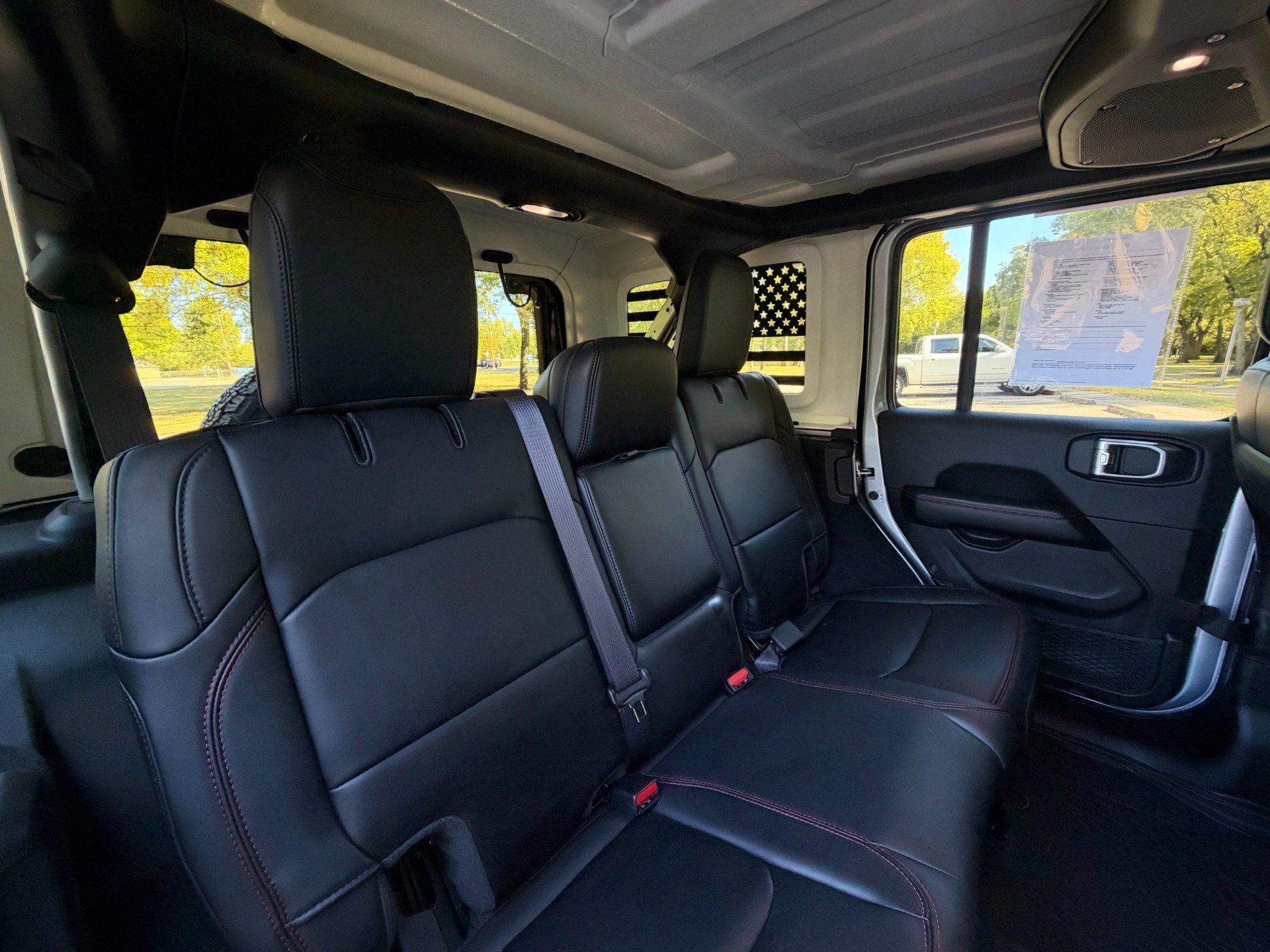 Used 2024 Jeep Wrangler Unlimited Rubicon AWD/4WD image 11