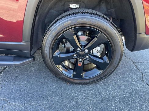 Used 2024 Jeep Grand Cherokee Altitude image 19