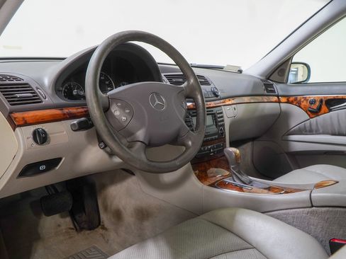 Used 2003 Mercedes-Benz E 320 Sedan image 21