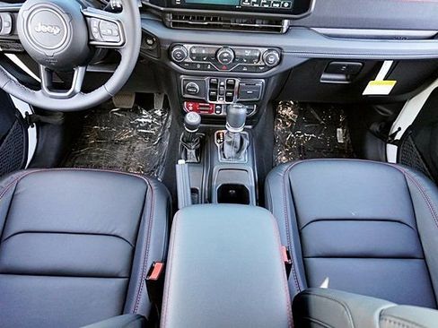 New 2026 Jeep Wrangler Unlimited Rubicon image 25