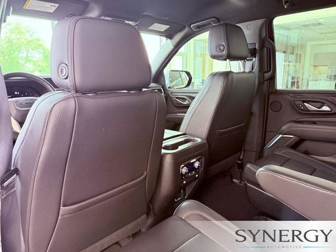 Used 2023 GMC Yukon Denali RWD image 27