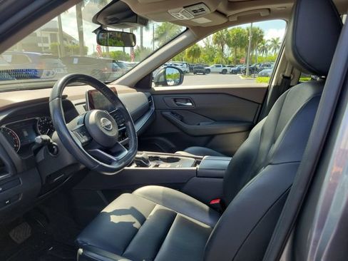 Used 2022 Nissan Rogue SV w/ SV Premium Package FWD image 15