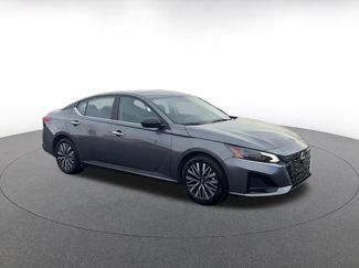 Used 2025 Nissan Altima 2.5 SV video 2