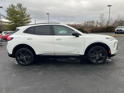 Used 2025 Buick Envision Sport Touring image 5