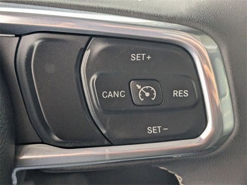 Used 2023 Jeep Gladiator Overland image 16