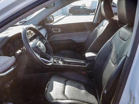 Used 2022 Jeep Compass Latitude AWD/4WD image 21