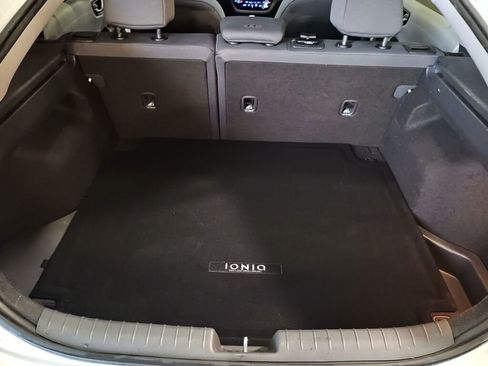 Used 2020 Hyundai Ioniq SEL image 19