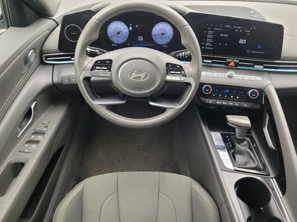 Used 2025 Hyundai Elantra SEL FWD image 22