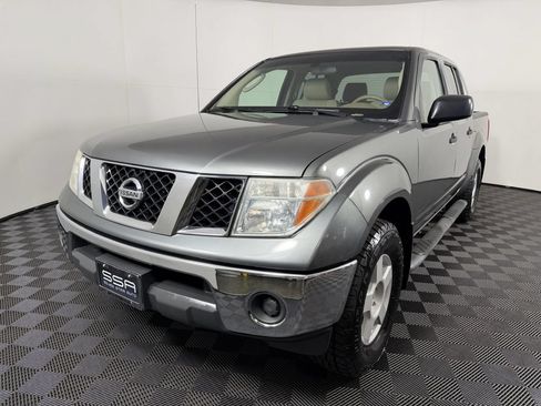 Used 2005 Nissan Frontier SE AWD/4WD image 1