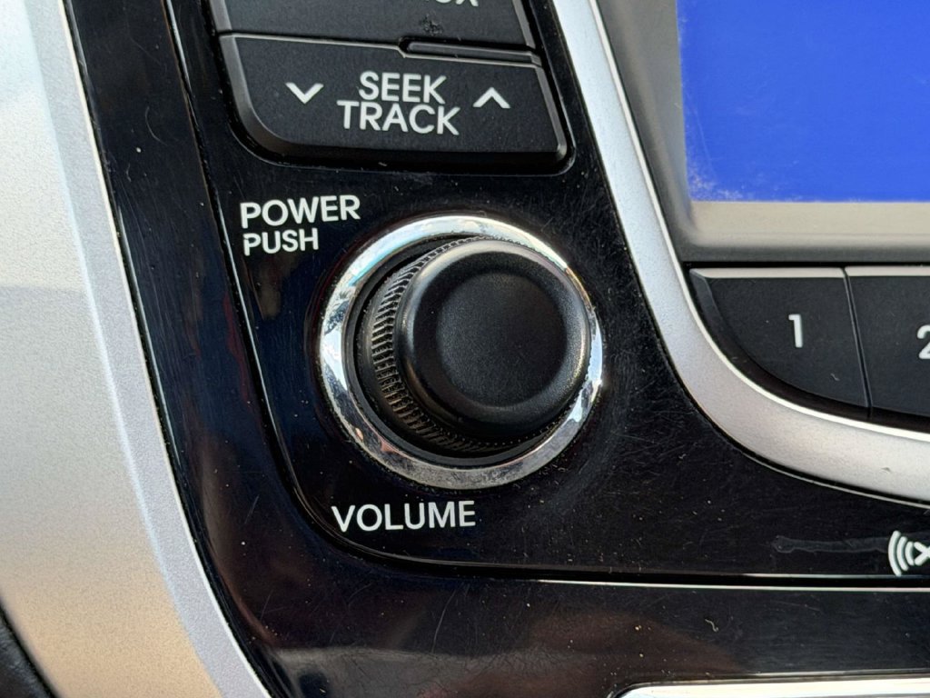 Used 2013 Hyundai Accent GLS w/ Premium Pkg FWD image 28