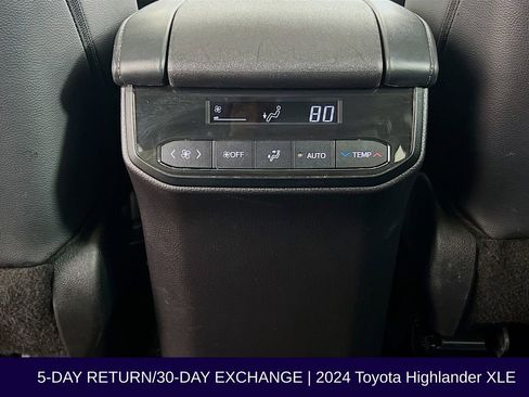 Used 2024 Toyota Highlander XLE image 28