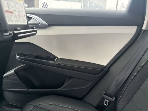 New 2026 Volkswagen Taos SE FWD image 27