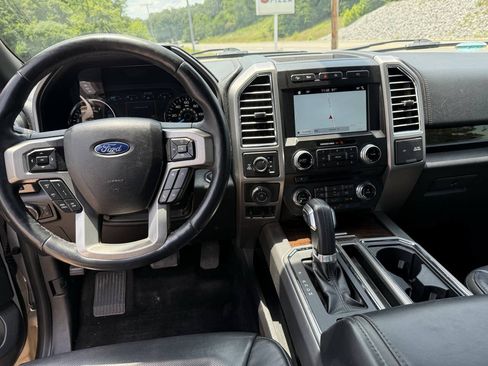 Used 2017 Ford F150 Platinum w/ Equipment Group 701A Luxury AWD/4WD image 7