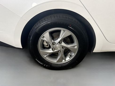 Used 2022 Hyundai Elantra SE FWD image 32