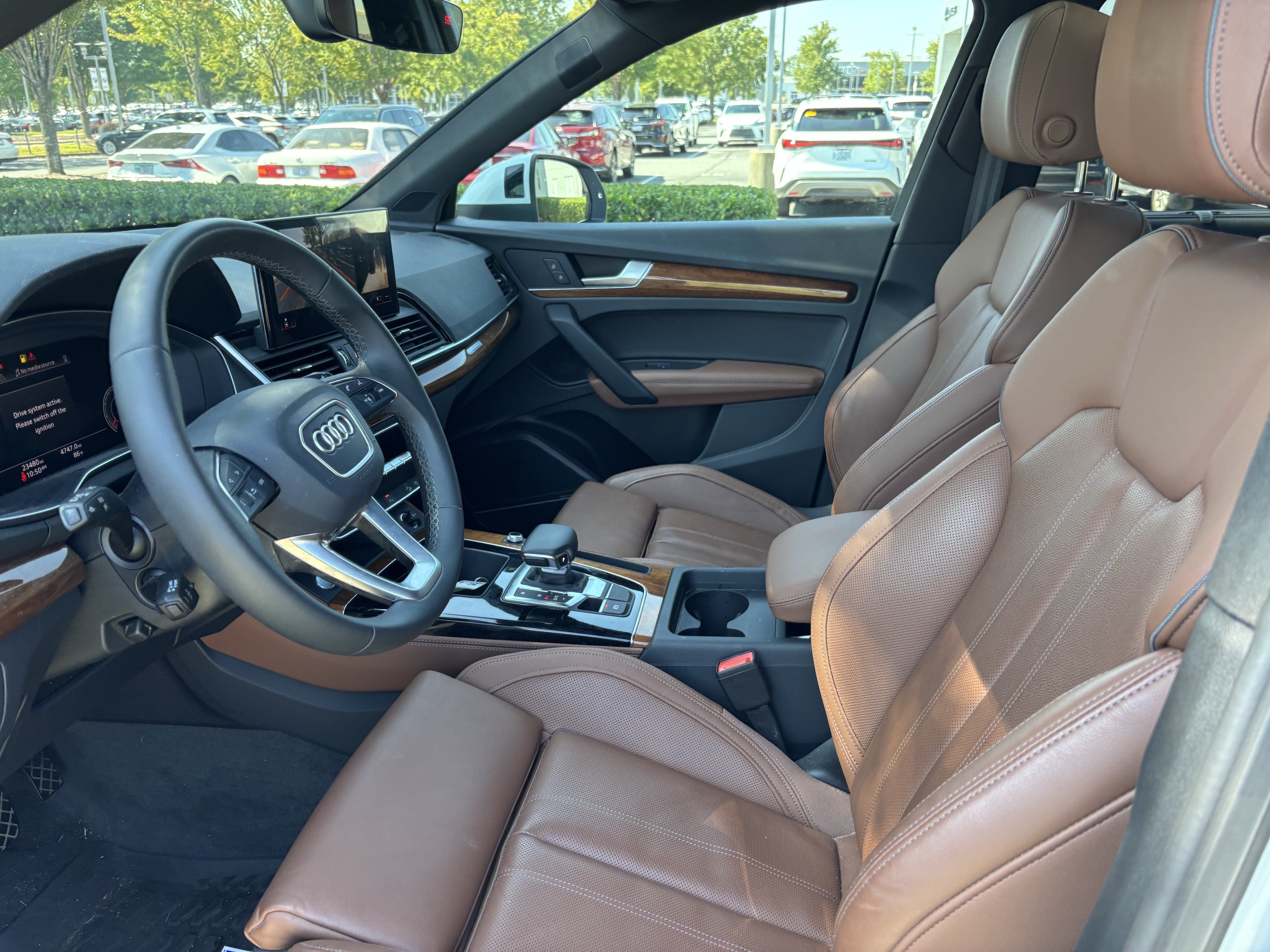 Used 2023 Audi Q5 2.0T Premium Plus w/ Premium Plus Package AWD/4WD image 17