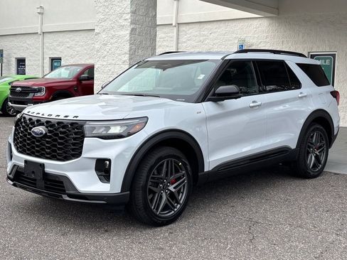 New 2026 Ford Explorer ST-Line w/ ST-Line Street Pack image 23