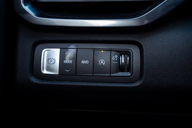 Used 2025 GMC Acadia AT4 AWD/4WD image 18