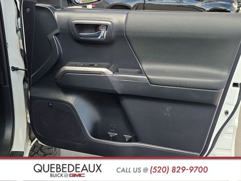 Used 2019 Toyota Tacoma TRD Off-Road AWD/4WD image 34