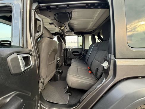 Used 2019 Jeep Wrangler Unlimited Sport S AWD/4WD image 18