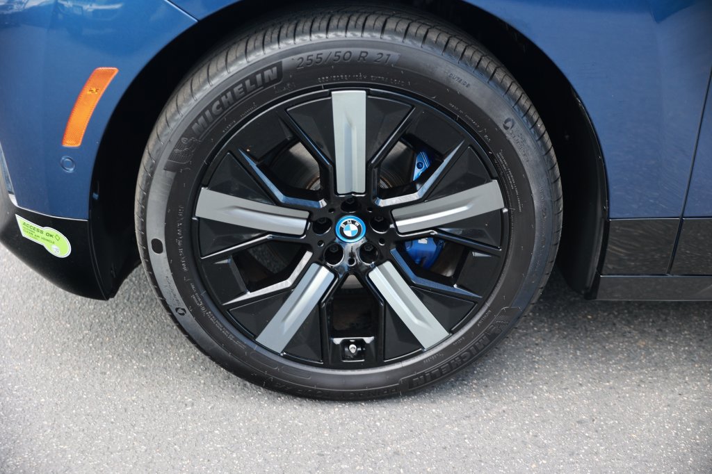 Used 2023 BMW iX M60 w/ Executive Package AWD/4WD image 11
