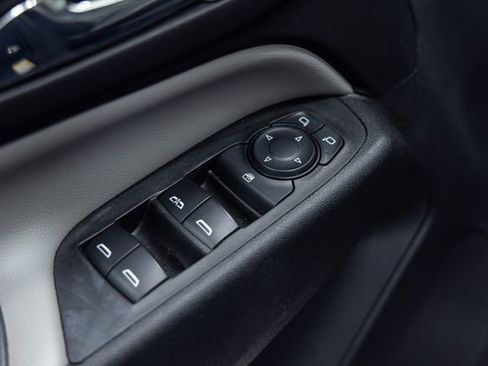 Used 2021 Chevrolet Equinox LS w/ LS Convenience Package FWD image 12