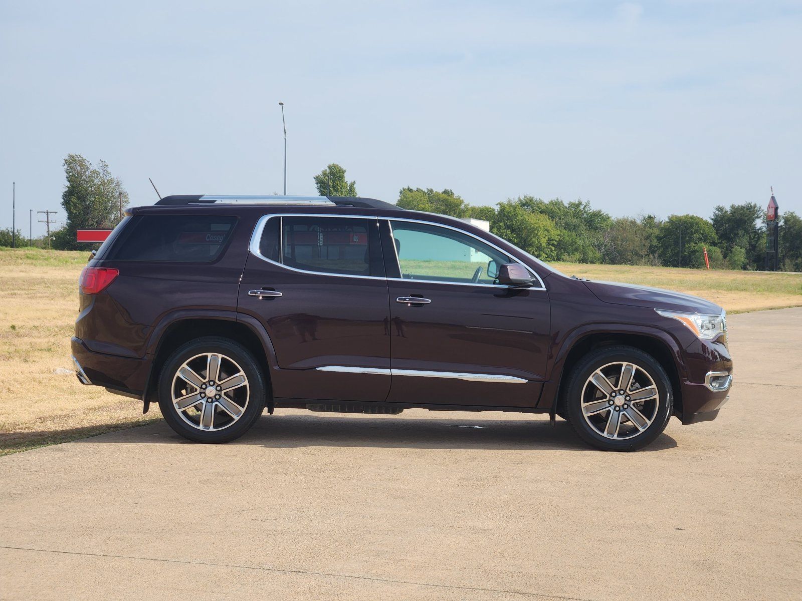 Used 2017 GMC Acadia Denali w/ Technology Package AWD/4WD image 7