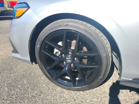 Used 2023 Honda Civic Sport image 9
